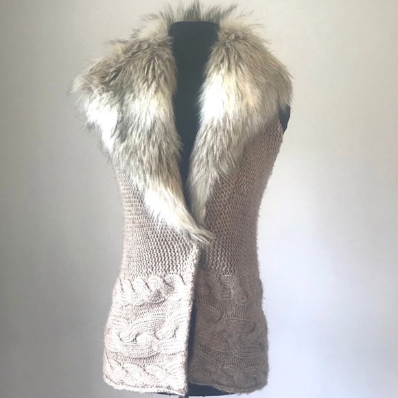 LOFT Jackets & Blazers - LOFT cable knit faux fur vest SZ small